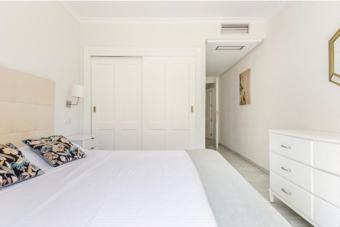 Puerto Banus !!! Piscine Et A Proximite Apartamento